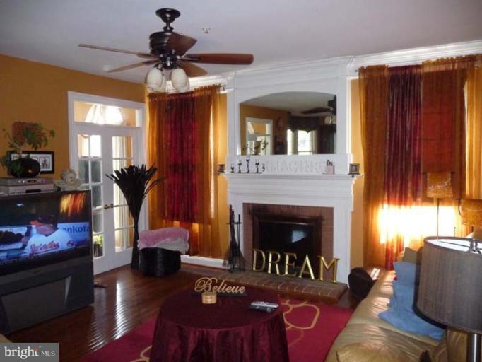 18301 Wickham Road Olney, MD 20832 - Photo 11 of 30 Family Room 2