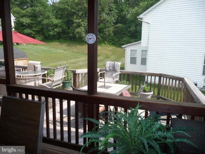 18301 Wickham Road Olney, MD 20832 - Photo 25 of 30 Deck 2