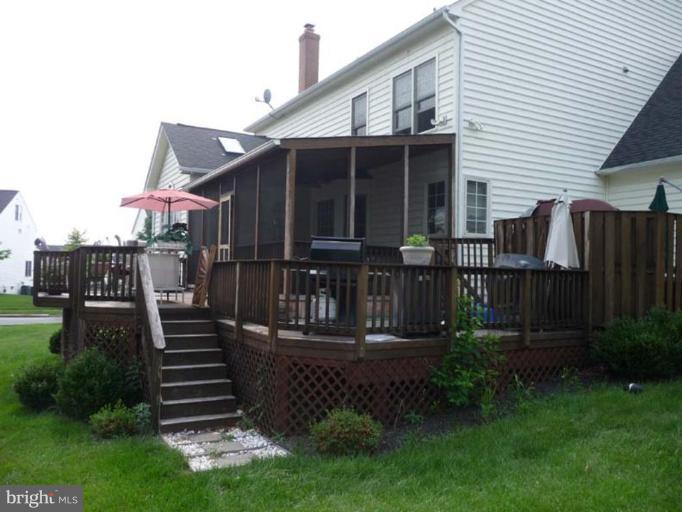 18301 Wickham Road Olney, MD 20832 - Photo 27 of 30 Backyard View of Deck