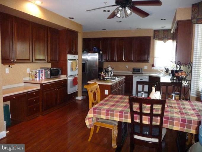 18301 Wickham Road Olney, MD 20832 - Photo 8 of 30 Kitchen