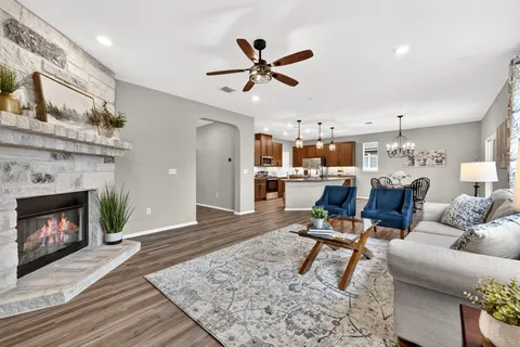 $349,000 | 326 Linden Street, Bastrop, TX 78602
