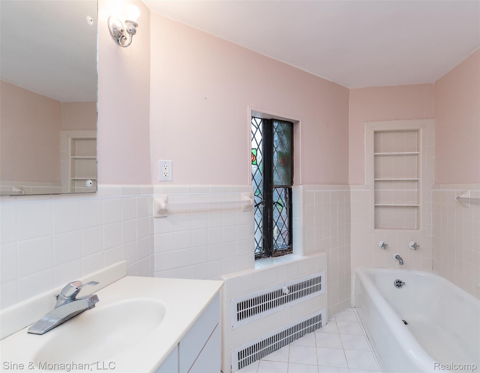 771 Lincoln Road Grosse Pointe, MI 48230 - Photo 28 of 39 DSC_1014.jpg