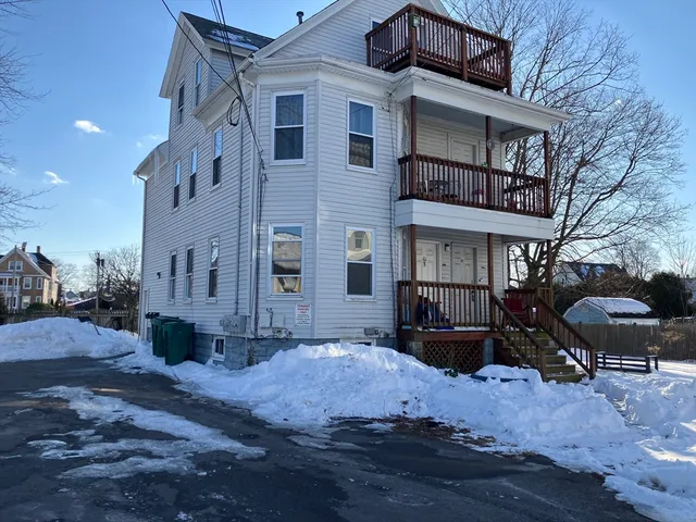 $1,695 | 41 Emory Street, Unit 1, Attleboro, MA 02703