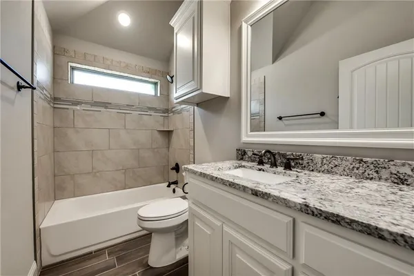 $2,995 | 101 Maverick Court, Granbury, TX 76049