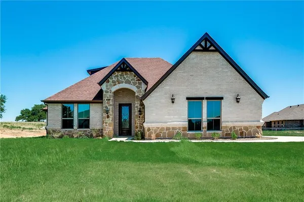 $2,995 | 101 Maverick Court, Granbury, TX 76049