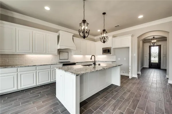 $2,995 | 101 Maverick Court, Granbury, TX 76049