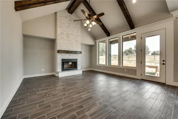 $2,995 | 101 Maverick Court, Granbury, TX 76049