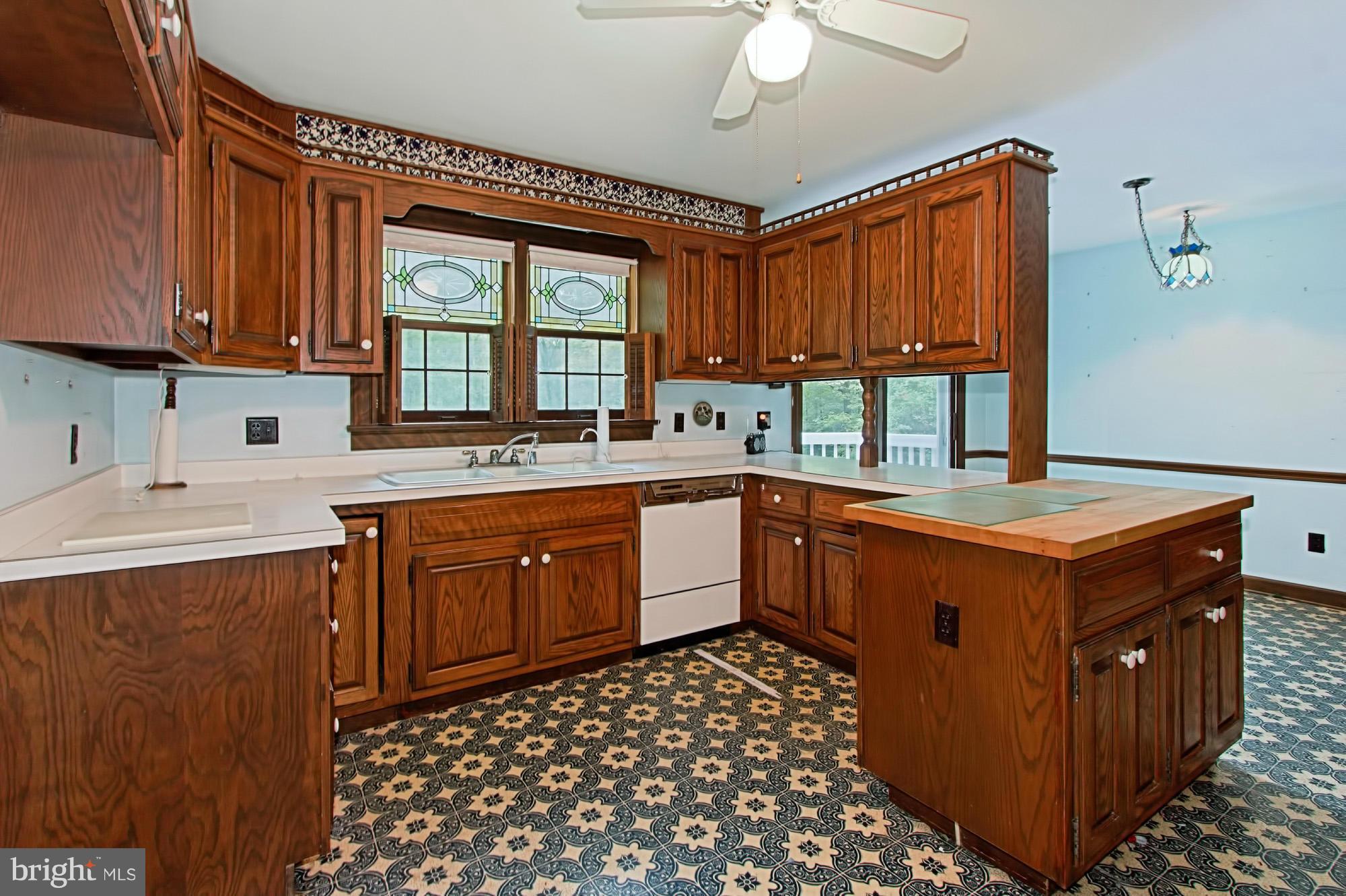 6106 Yates Ford Road Manassas, VA 20111 - Photo 11 of 30 Kitchen