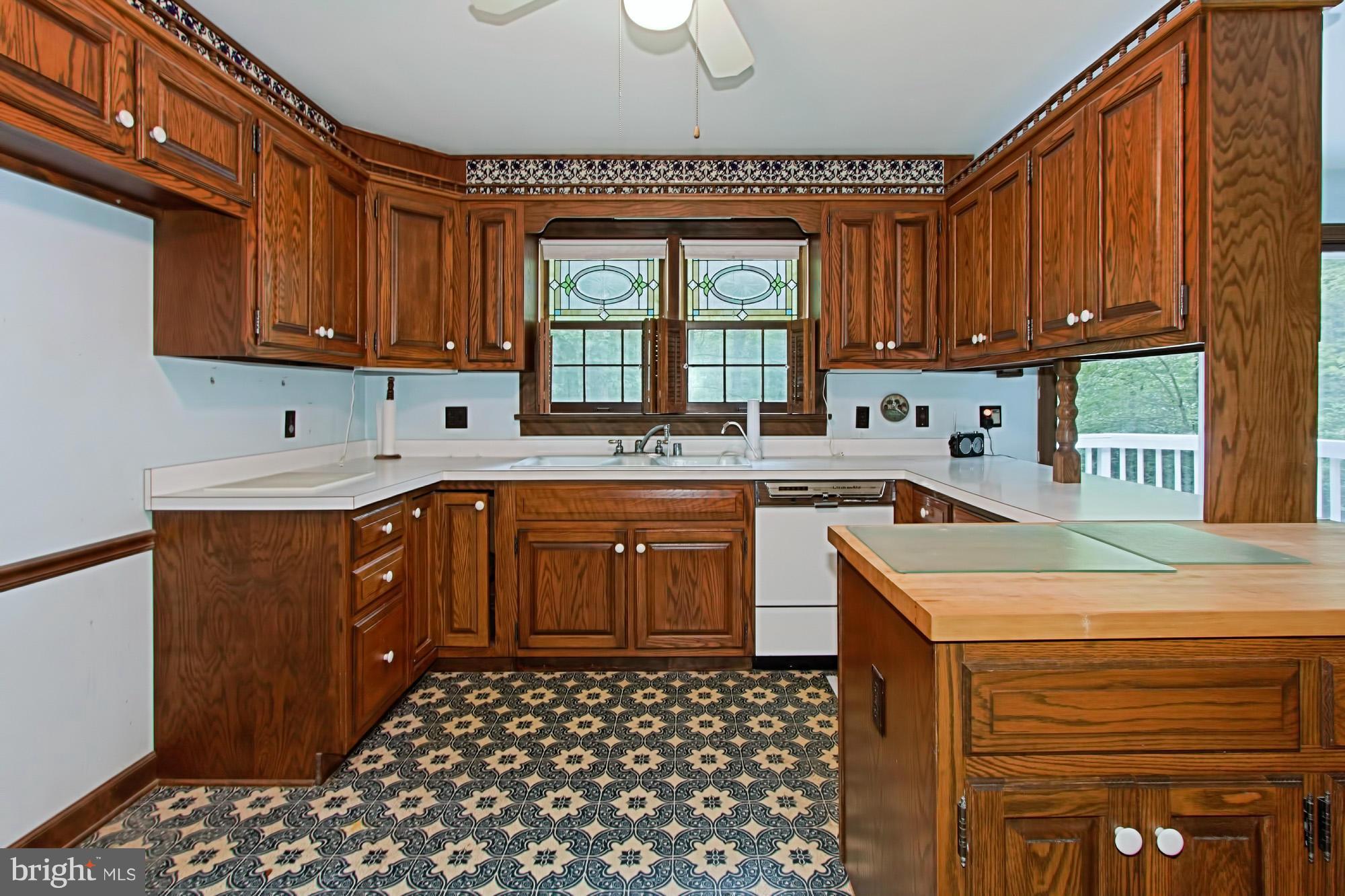 6106 Yates Ford Road Manassas, VA 20111 - Photo 12 of 30 Kitchen