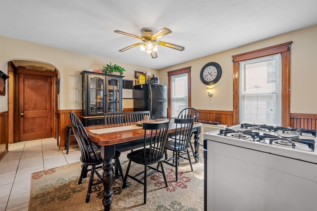 18 Prentice Street Worcester, MA 01604 - Photo 5 of 42 a dining room with furniture and window