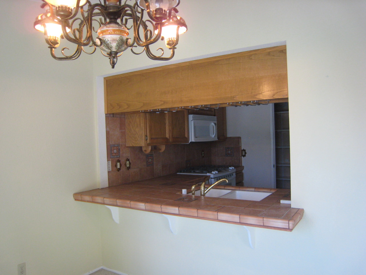 200-5 Ridgetop Drive Redding, CA 96003 - Photo 4 of 11 Kitchen