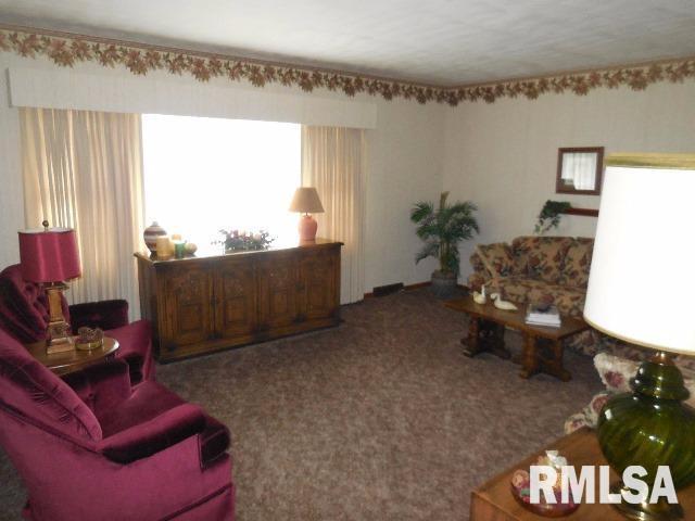 1509 7th Street Northwest Clinton, IA 52732 - Photo 5 of 19 Gallery Image 5