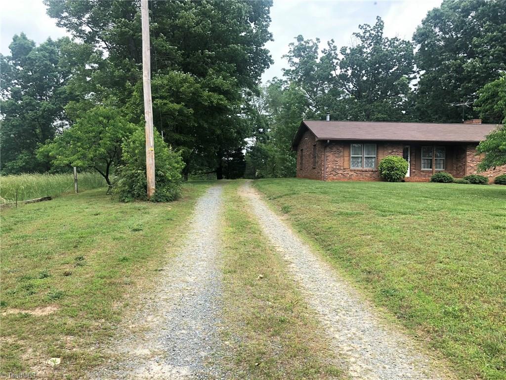 2380 E Road Walnut Cove, NC 27052 - Photo 2 of 27