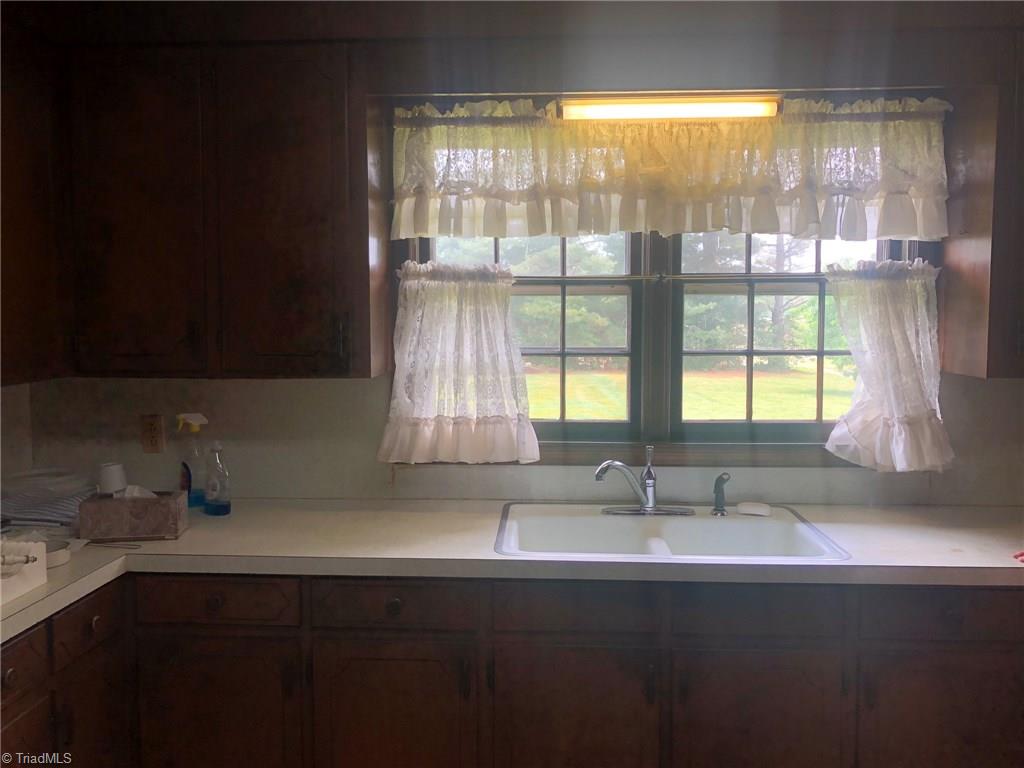 2380 E Road Walnut Cove, NC 27052 - Photo 11 of 27