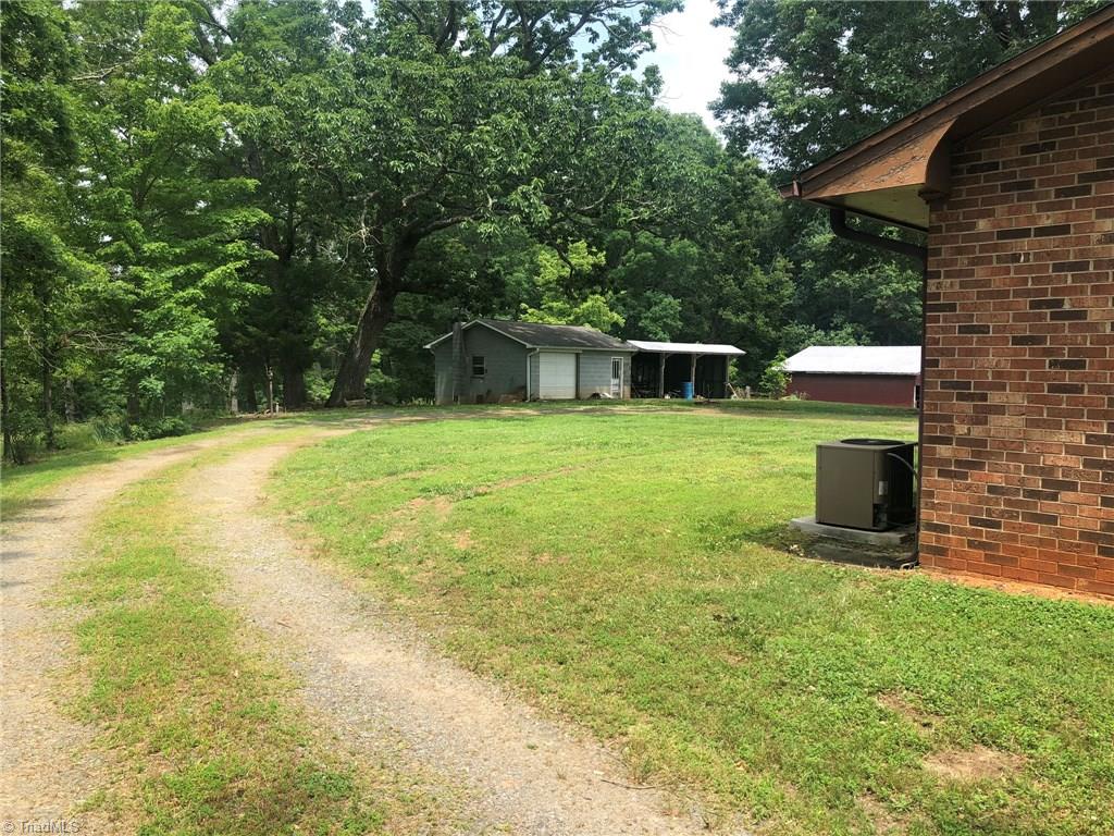 2380 E Road Walnut Cove, NC 27052 - Photo 3 of 27