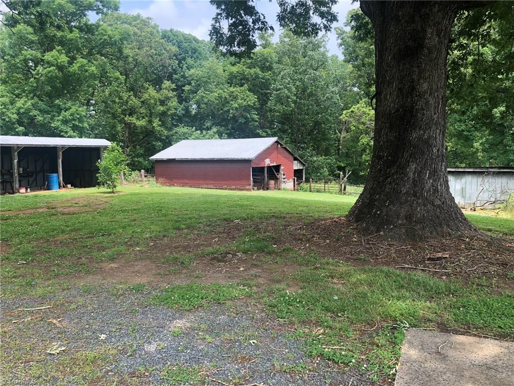 2380 E Road Walnut Cove, NC 27052 - Photo 22 of 27