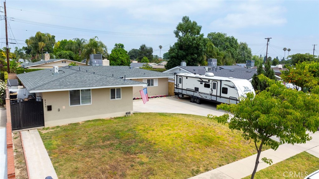 9350 Rhea Avenue Northridge, CA 91324 - Photo 20 of 20 a view of a house with pool and sitting area