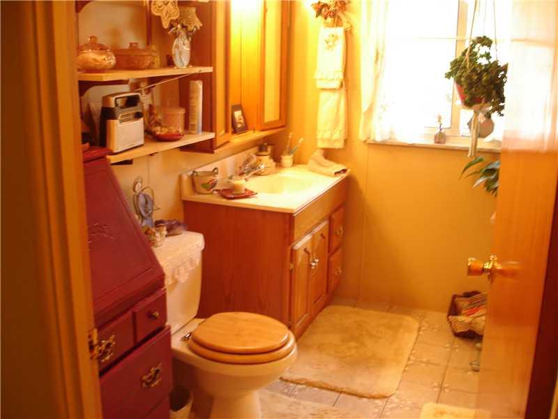215 Jackson Road Plum, PA 15239 - Photo 14 of 20 Full Bath. Main Level Full Bathroom