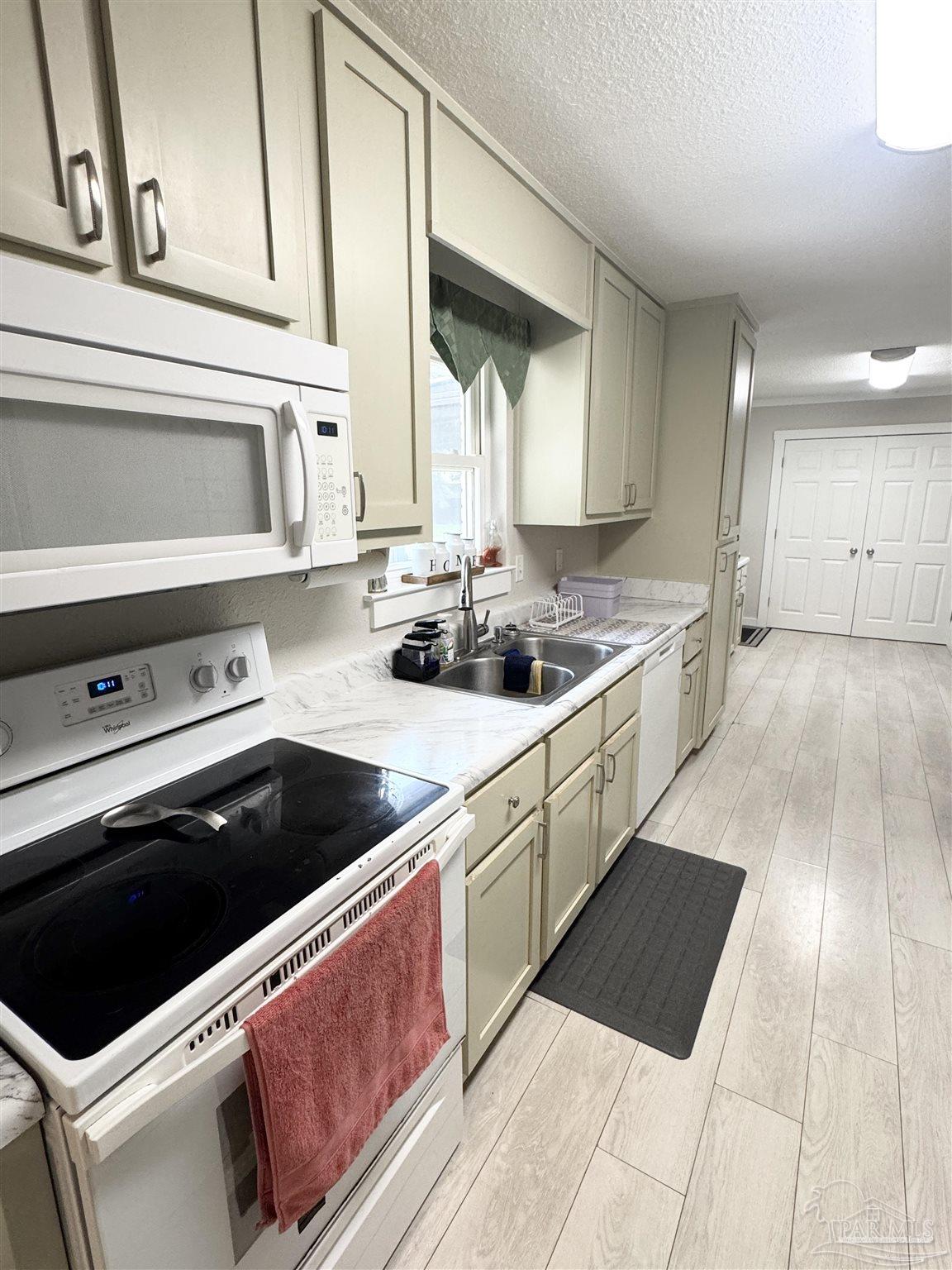 3904 Ranch Road Pace, FL 32571 - Photo 8 of 29