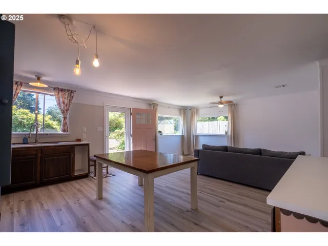 $399,000 | 135 Laurel Street, Gleneden Beach, OR 97388