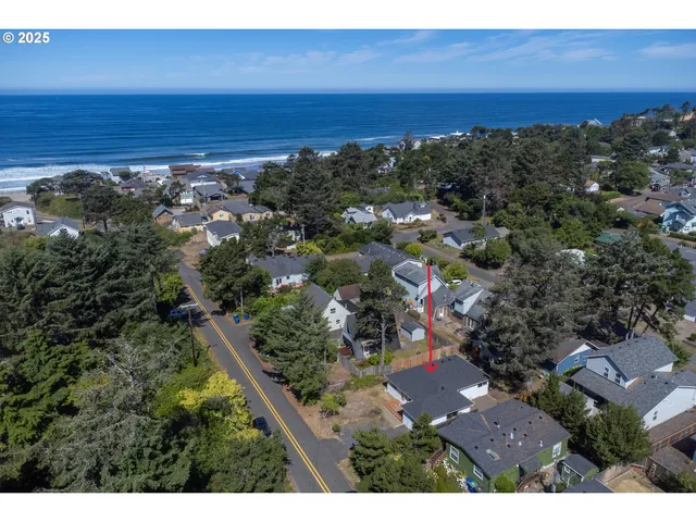 $399,000 | 135 Laurel Street, Gleneden Beach, OR 97388