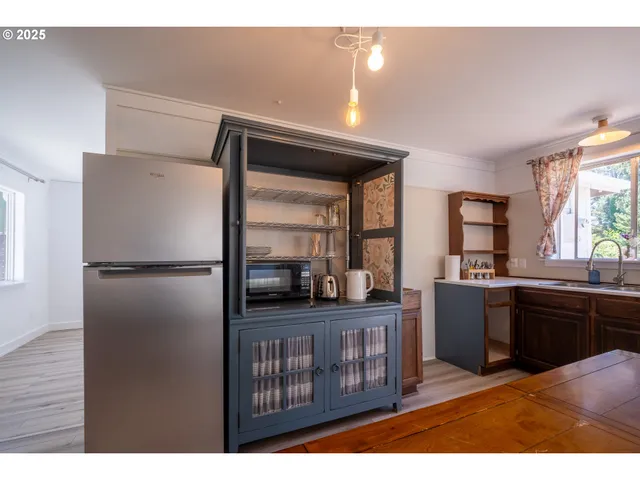 $399,000 | 135 Laurel Street, Gleneden Beach, OR 97388