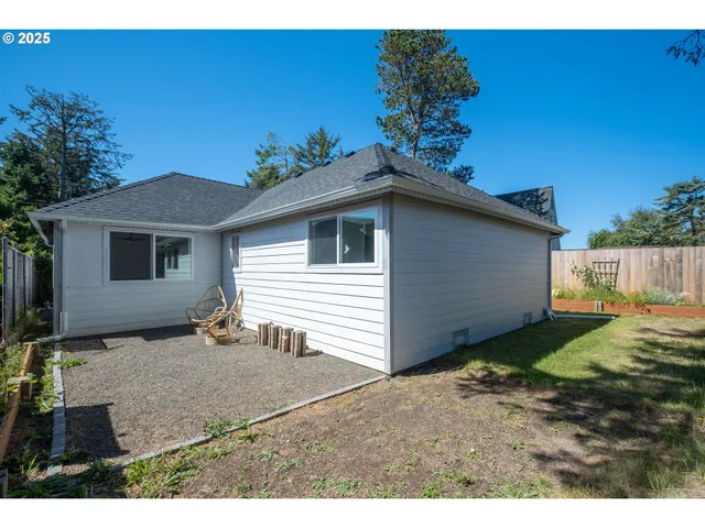 $399,000 | 135 Laurel Street, Gleneden Beach, OR 97388