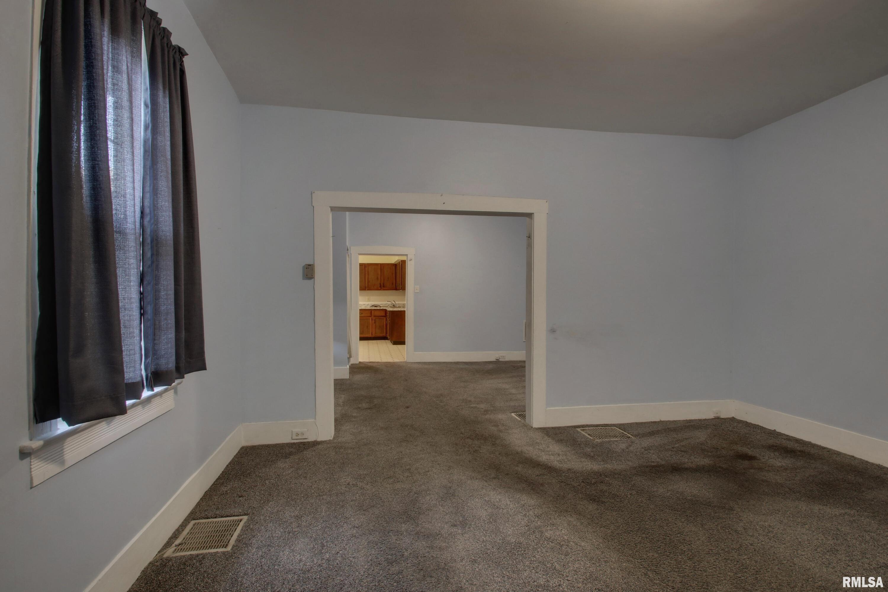 2069 Spring Street Quincy, IL 62301 - Photo 11 of 21 Gallery Image 11