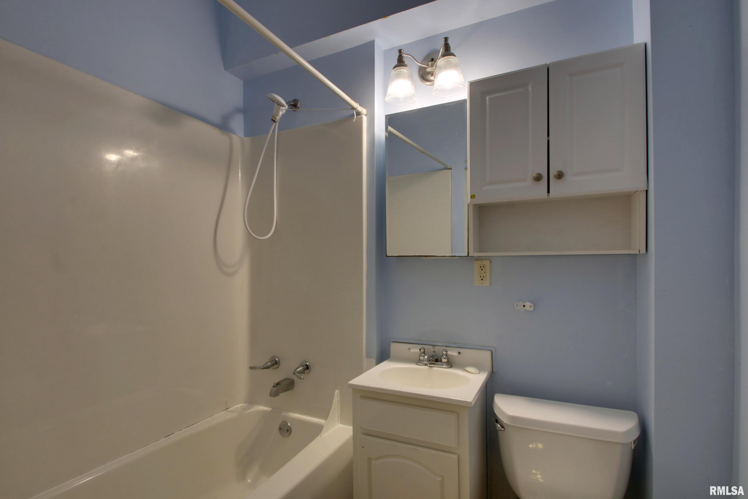 2069 Spring Street Quincy, IL 62301 - Photo 16 of 21 Gallery Image 16