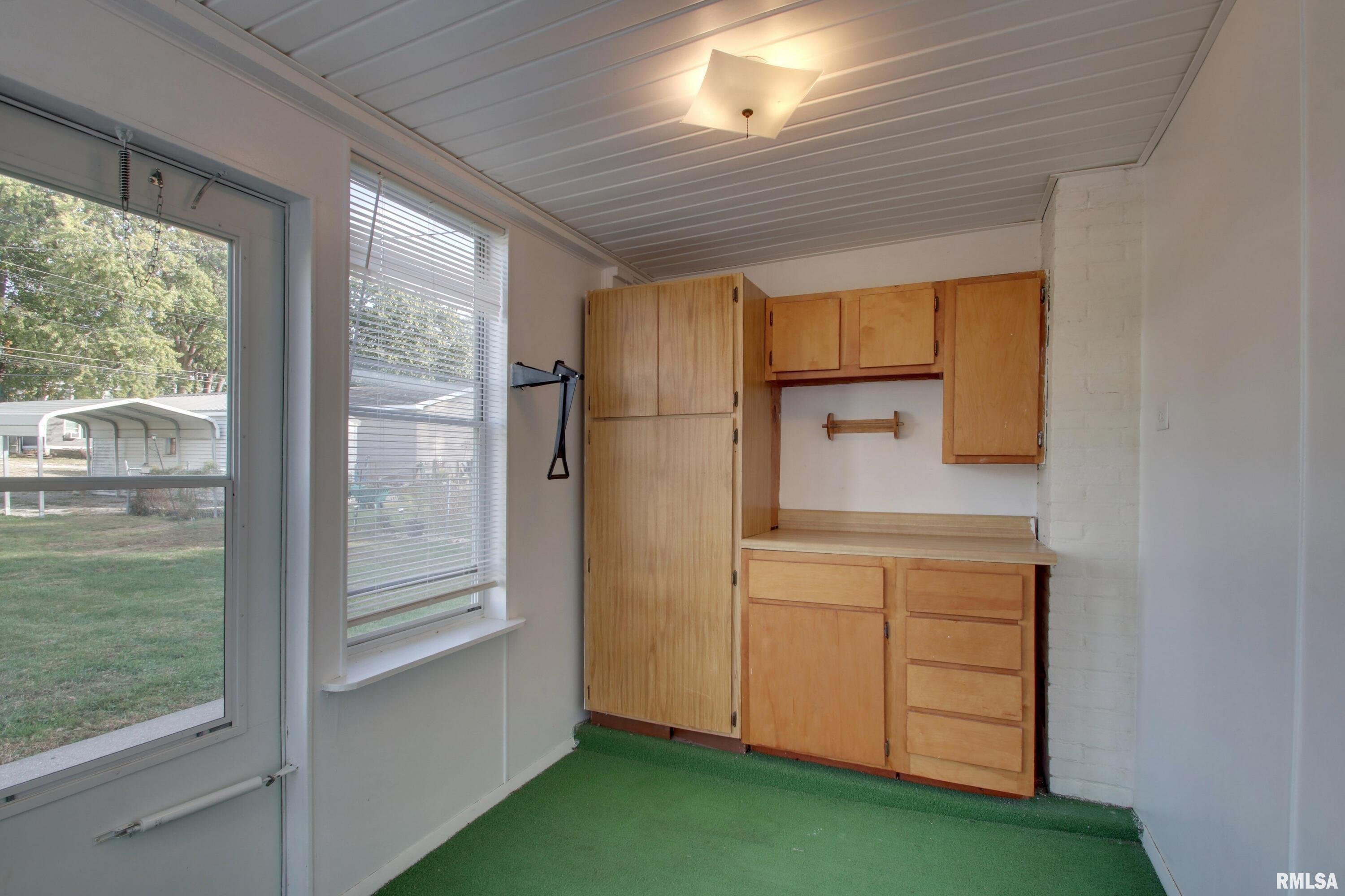 2069 Spring Street Quincy, IL 62301 - Photo 17 of 21 Gallery Image 17