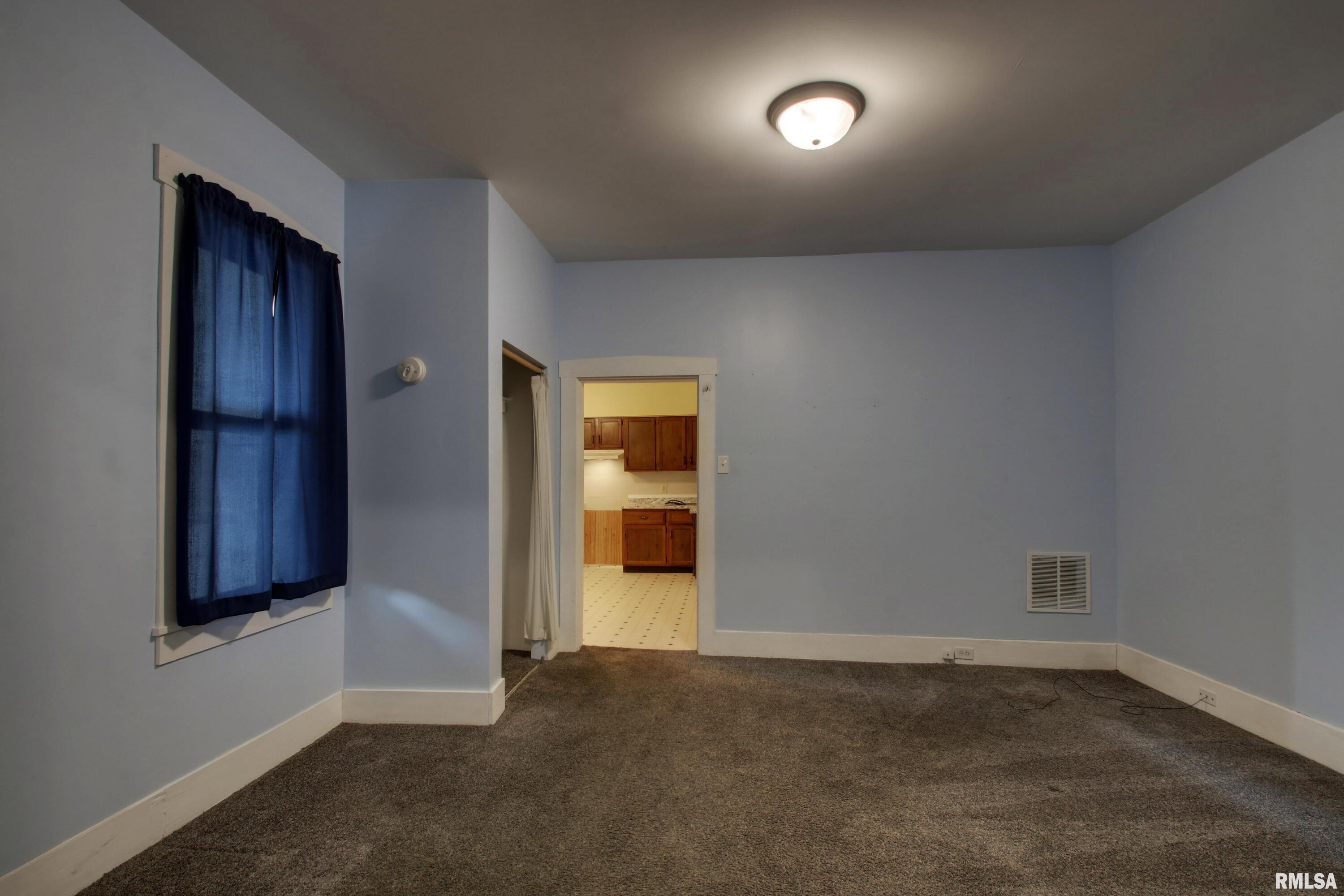 2069 Spring Street Quincy, IL 62301 - Photo 7 of 21 Gallery Image 7