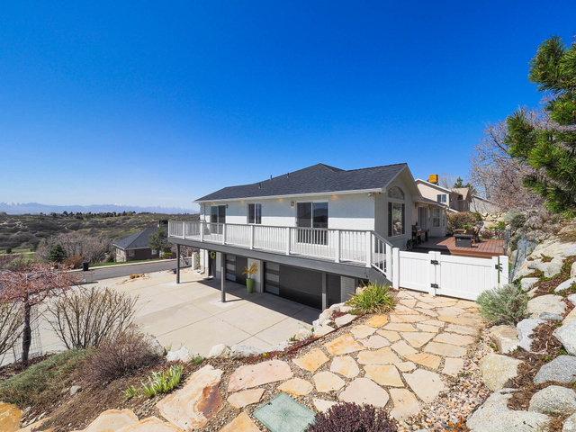 10193 Majestic Canyon Road Sandy, UT 84092 - Photo 8 of 52