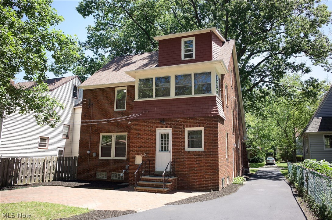 882 Cambridge Road Cleveland Heights, OH 44121 - Photo 19 of 20