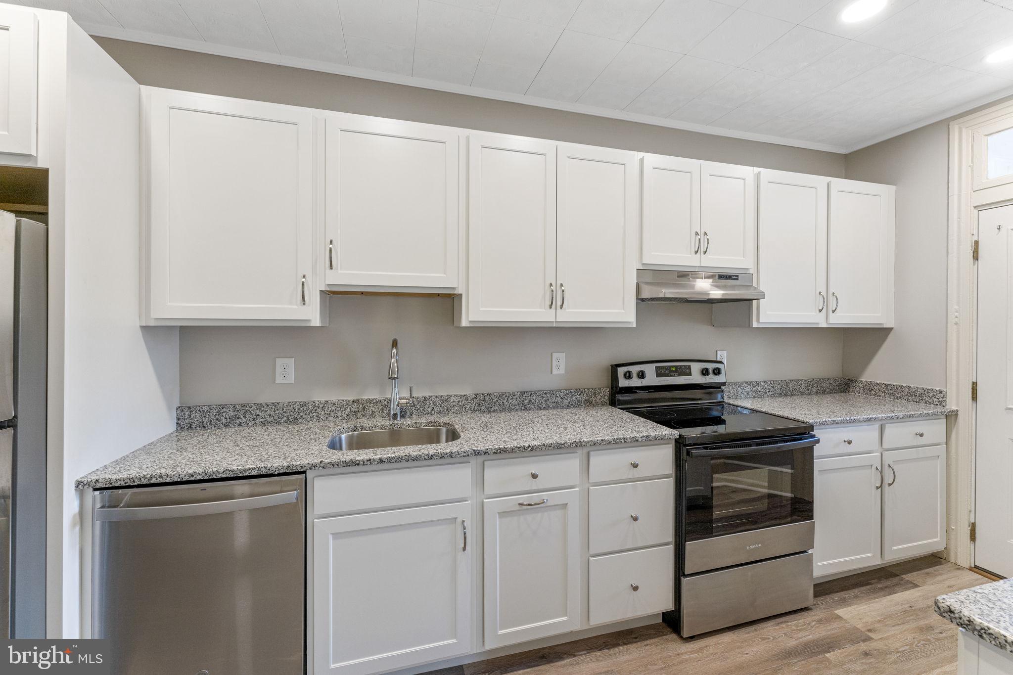 383 Anderson Road, Unit B King of Prussia, PA 19406 - Photo 9 of 21 Newly Renovated Kitchen