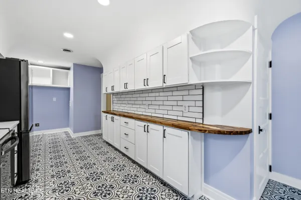 $525,000 | 4207 Holston Hills Road, Knoxville, TN 37914