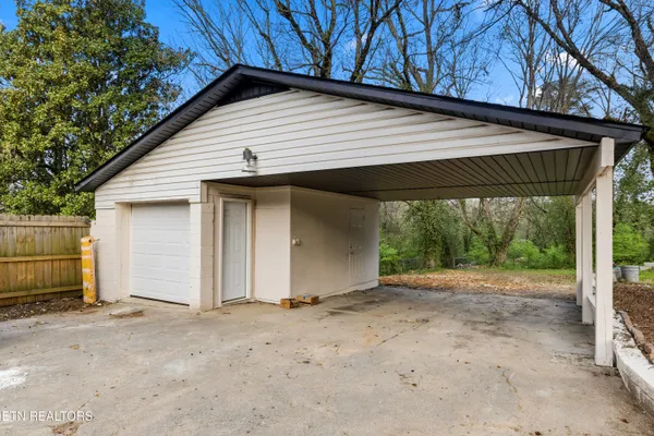 $525,000 | 4207 Holston Hills Road, Knoxville, TN 37914