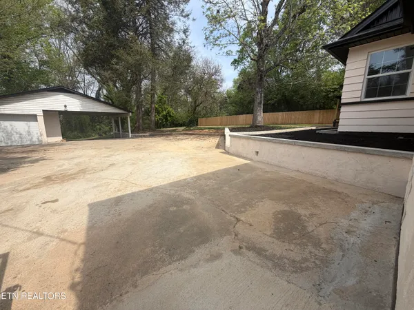 $525,000 | 4207 Holston Hills Road, Knoxville, TN 37914