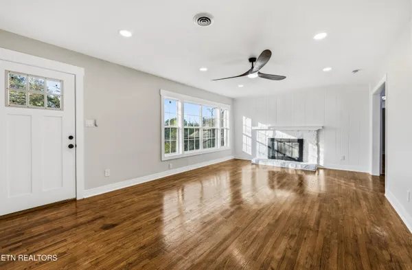 $525,000 | 4207 Holston Hills Road, Knoxville, TN 37914