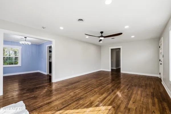 $525,000 | 4207 Holston Hills Road, Knoxville, TN 37914