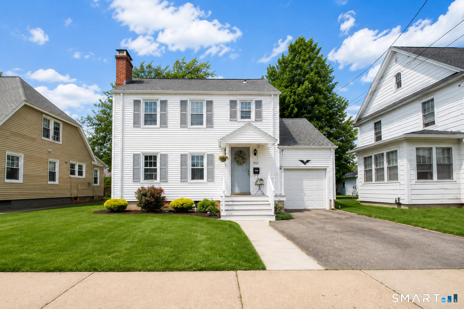 242 Victoria Road Hartford, CT 06114 - Photo 1 of 34