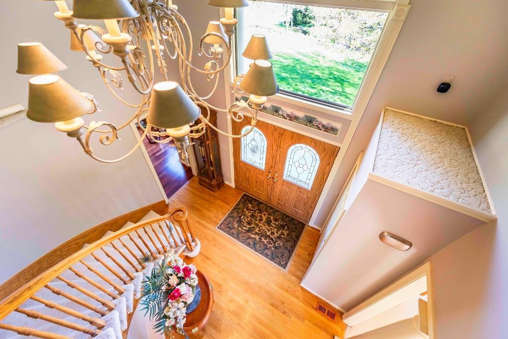 37211 Howard Road Farmington Hills, MI 48331 - Photo 47 of 83 View down from Upper Foyer