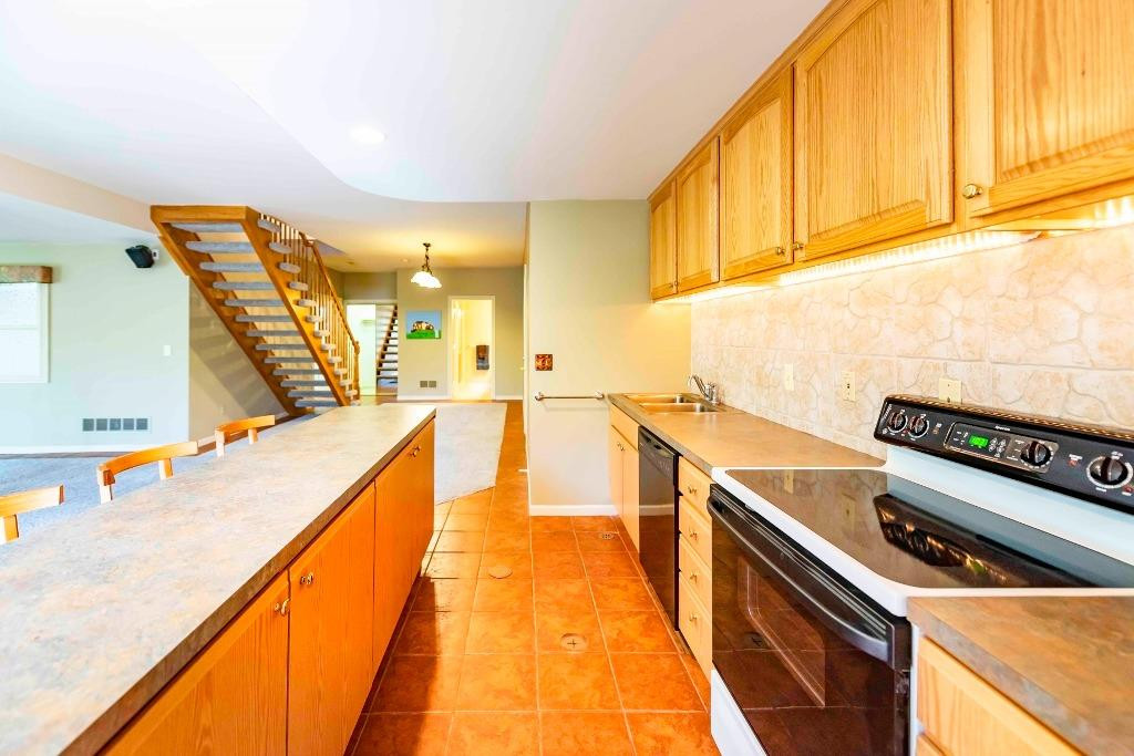37211 Howard Road Farmington Hills, MI 48331 - Photo 57 of 83 Photo 57
