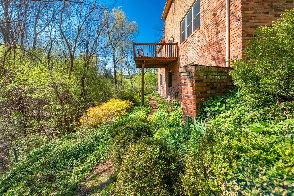 37211 Howard Road Farmington Hills, MI 48331 - Photo 70 of 83 Landscaped pathway on side of house