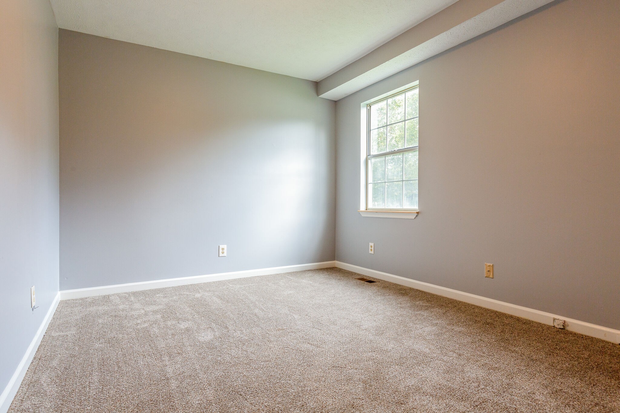 3218 Country Hill Road Antioch, TN 37013 - Photo 13 of 22 an empty room with windows