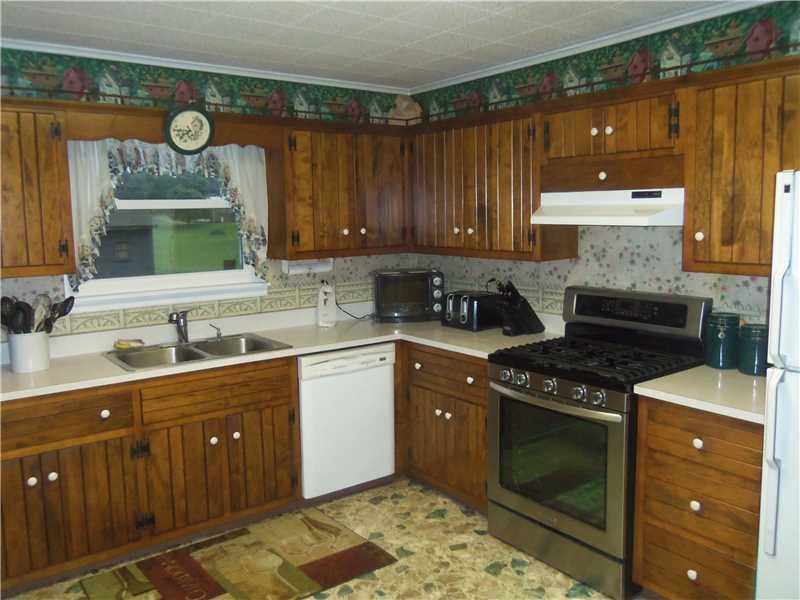 142 Pine Run Church Road Apollo, PA 15613 - Photo 12 of 21 Kitchen.