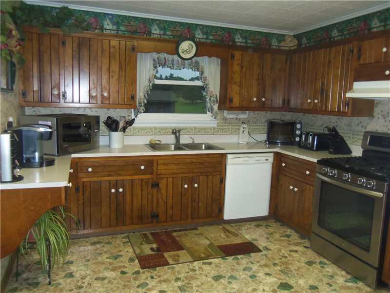 142 Pine Run Church Road Apollo, PA 15613 - Photo 13 of 21 Kitchen.
