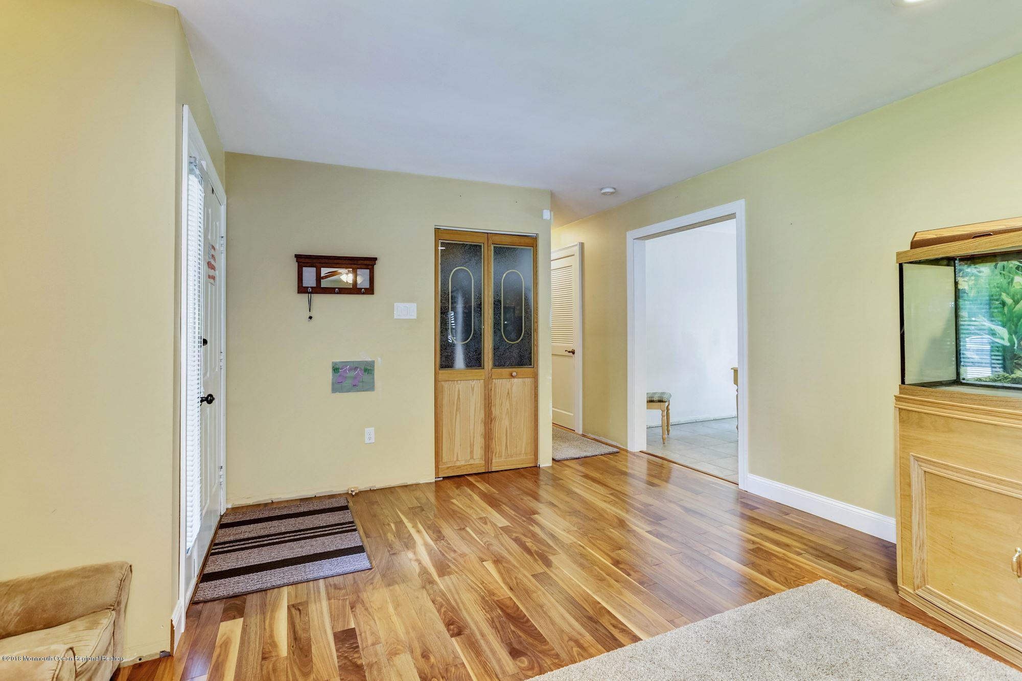 669 Windsor Road Brick, NJ 08723 - Photo 5 of 25 015_669_Windsor_Rd_236703_351812
