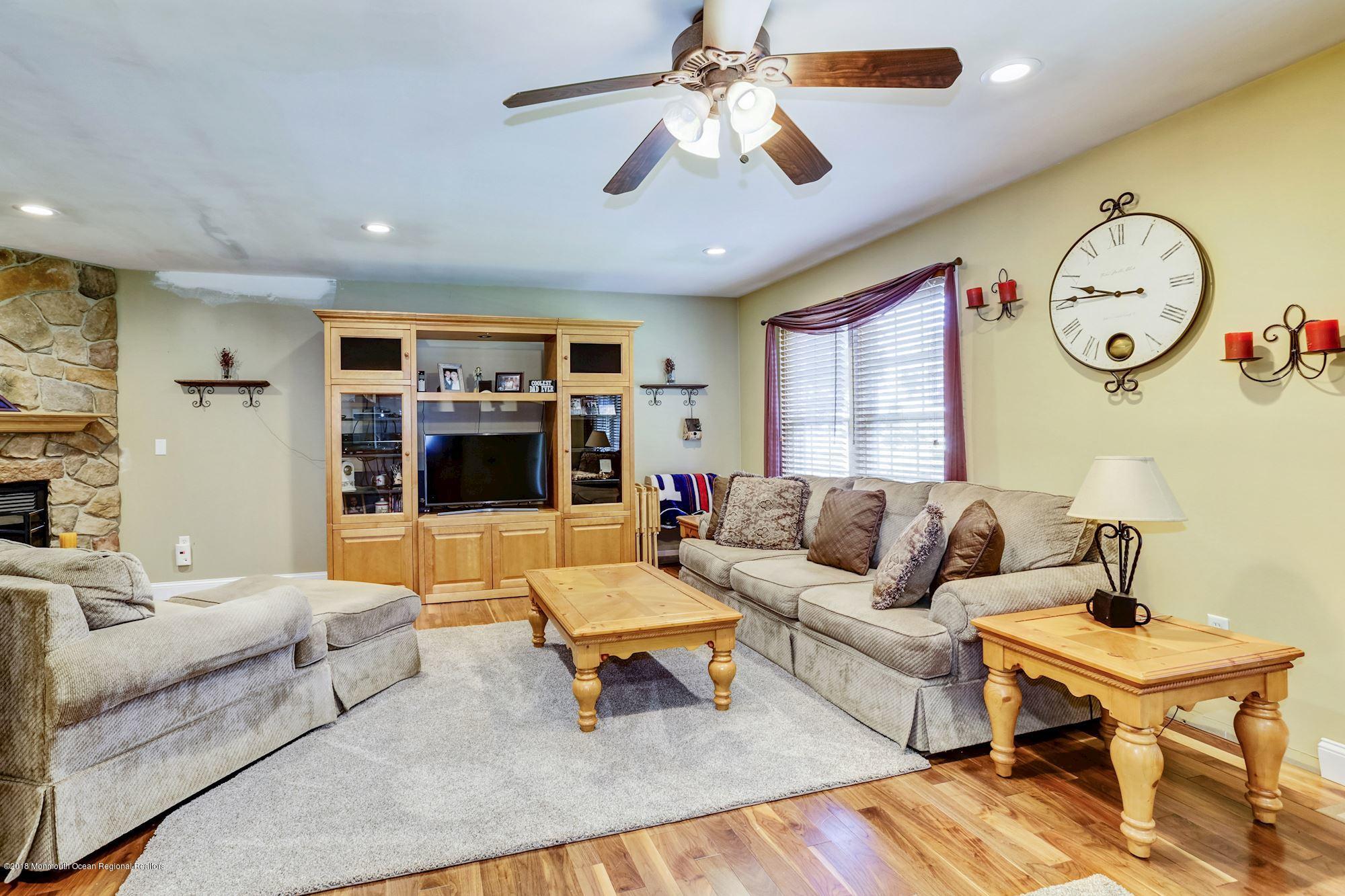 669 Windsor Road Brick, NJ 08723 - Photo 8 of 25 023_669_Windsor_Rd_236703_351812