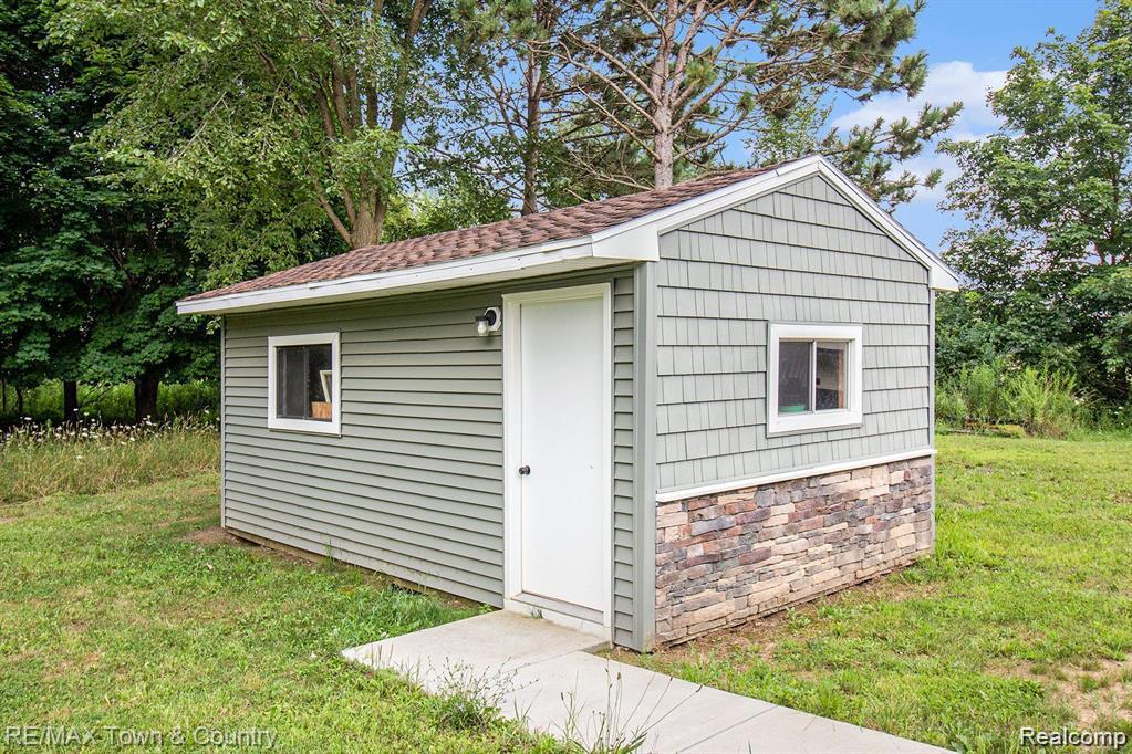 1282 North Van Vleet Road Flushing, MI 48433 - Photo 37 of 42