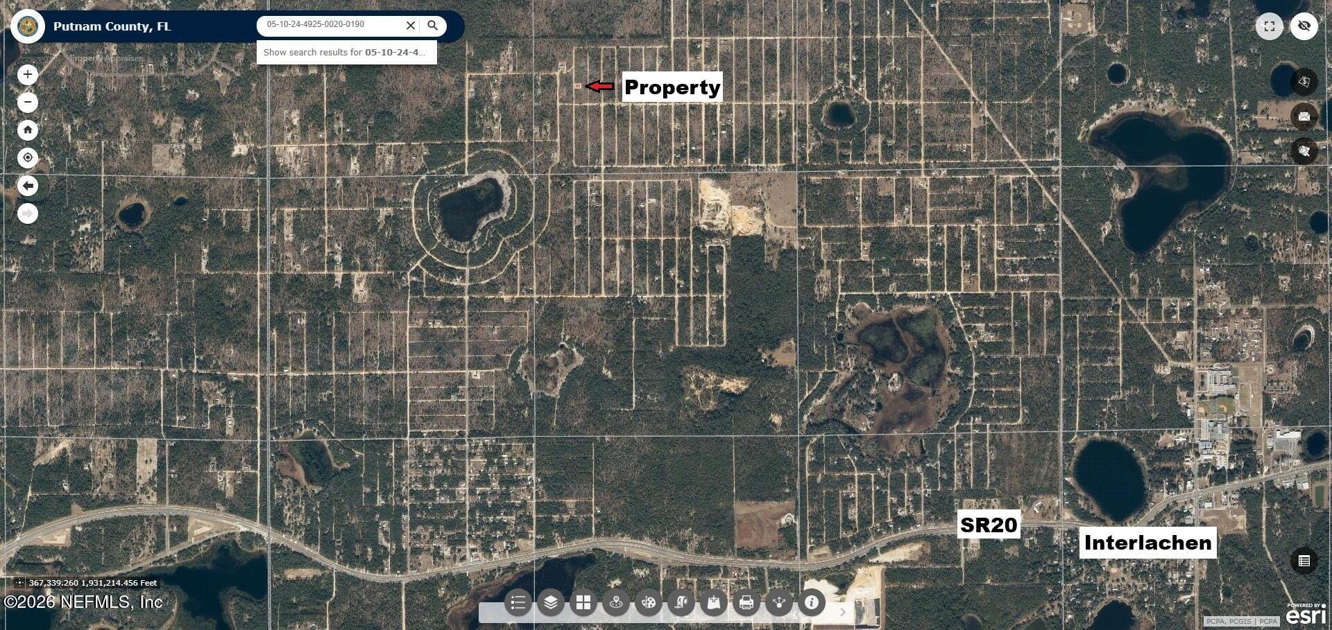 206 Marion Trail Interlachen, FL 32148 - Photo 8 of 12 a bathroom with a shower